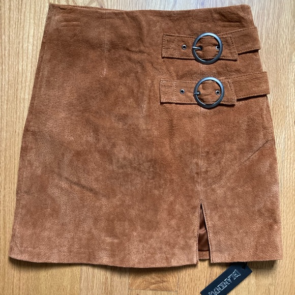BLANKNYC double buckle suede mini skirt - Picture 5 of 5